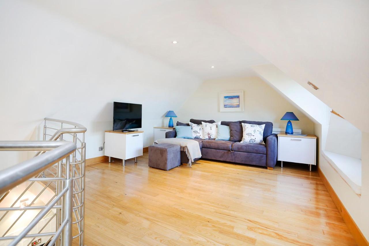 ALTIDO Unique Mezzanine Apartment in St Andrews Extérieur photo
