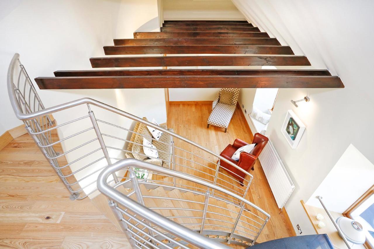 ALTIDO Unique Mezzanine Apartment in St Andrews Extérieur photo
