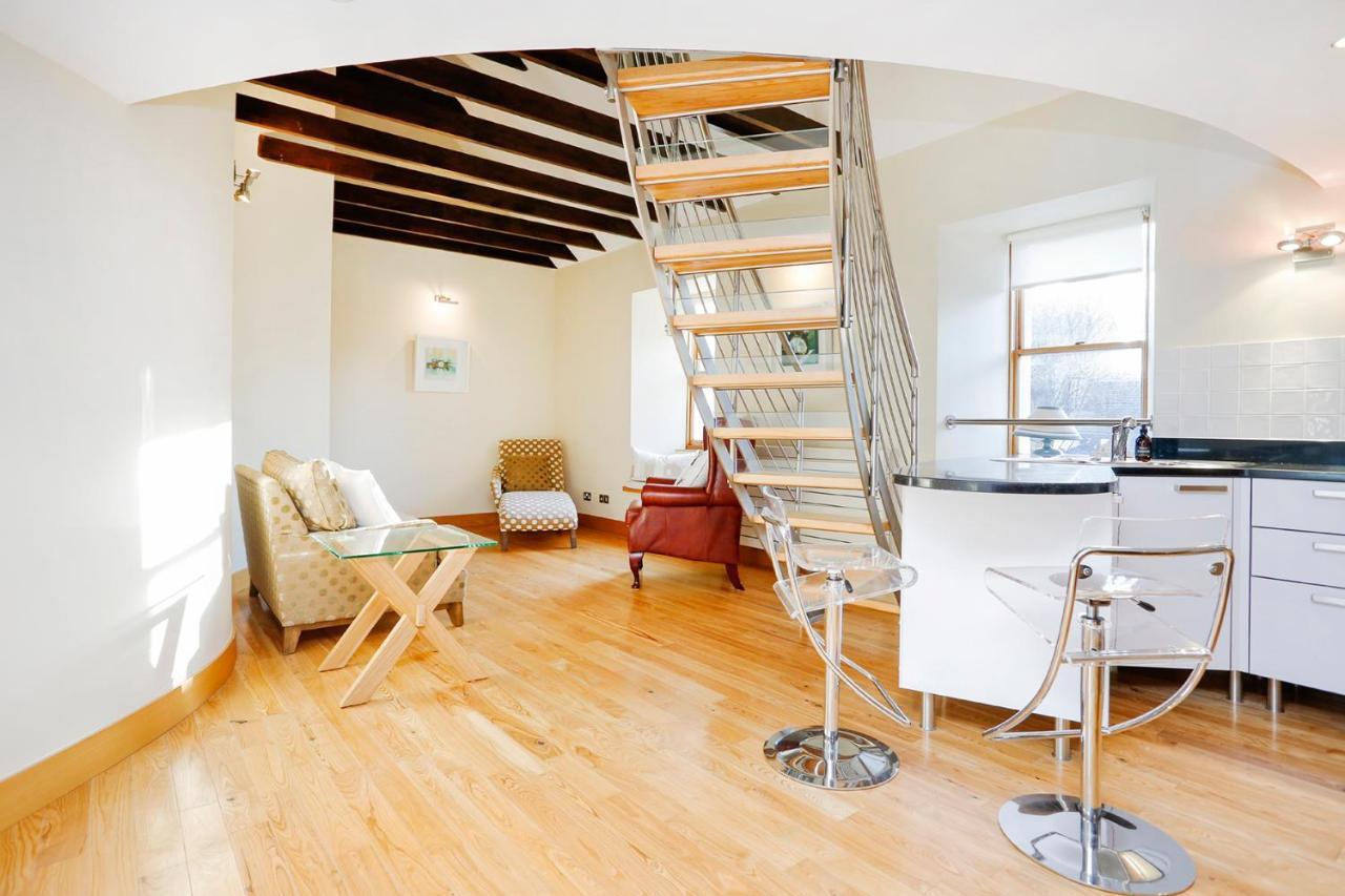 ALTIDO Unique Mezzanine Apartment in St Andrews Extérieur photo
