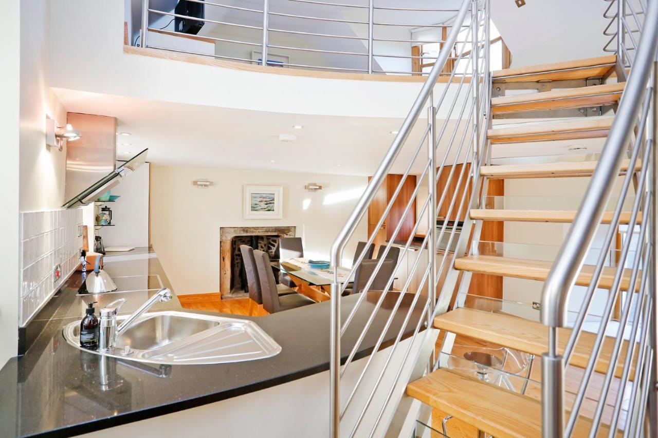 ALTIDO Unique Mezzanine Apartment in St Andrews Extérieur photo